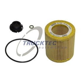Köp Oljefilter av TRUCKTEC AUTOMOTIVE 08.18.037 till det låga priset 84,46 kr