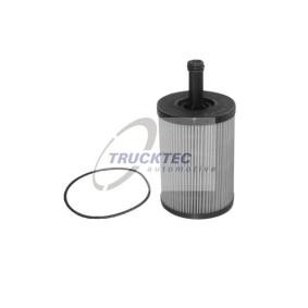 Köp Oljefilter av TRUCKTEC AUTOMOTIVE 07.18.009 till det låga priset 137,38 kr
