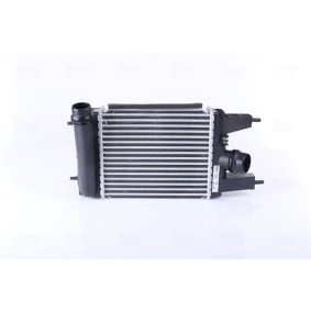 Kjøp Intercooler av NISSENS 96153 til den lave prisen 2512,48 NOK