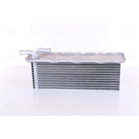 Kjøp Intercooler av NISSENS 96318 til den lave prisen 1535,74 NOK