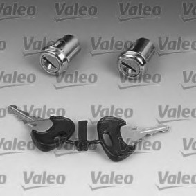 Køb Låsecylindersæt af VALEO 256611 til den lave pris 1162,15 DKK