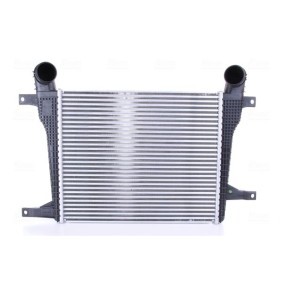Kjøp Intercooler av NISSENS 961124 til den lave prisen 3013,34 NOK