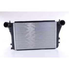 Kjøp Intercooler av NISSENS 96610 til den lave prisen 1747,79 NOK