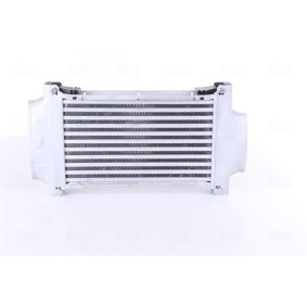 Kjøp Intercooler av NISSENS 96777 til den lave prisen 2349,62 NOK