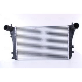 Kjøp Intercooler av NISSENS 96575 til den lave prisen 2448,36 NOK