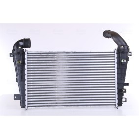 Köp Intercooler av NISSENS 96586 till det låga priset 2325,64 kr