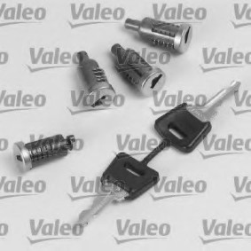 Køb Låsecylindersæt af VALEO 252417 til den lave pris 681,40 DKK