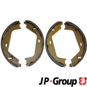 Köp Handbromsbackar av JP GROUP 4963900410 till det låga priset 525,51 kr
