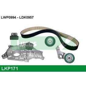 TOYOTA Wasserpumpe + Zahnriemensatz von LUCAS