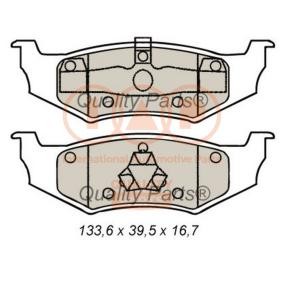 Köp Bromsbelägg av IAP QUALITY PARTS 704-02071 till det låga priset 1430,74 kr
