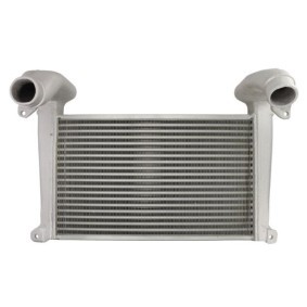 Achetez des Intercooler CZM 811300142 à prix pour 420,86 €