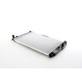 Achetez des Radiateur du moteur BSG BSG 65-520-052 à prix pour 130,67 €