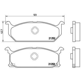 Köp Bromsbelägg av BREMBO P 79 003 till det låga priset 455,05 kr