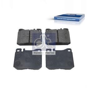 Köp Bromsbelägg av DT Spare Parts 4.92240 till det låga priset 561,08 kr