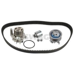 Achetez des Kit de distribution + pompe à eau SWAG 33 10 3628 à prix pour 195,59 €