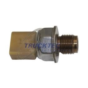 Köp Bränsletrycksgivare av TRUCKTEC AUTOMOTIVE 07.17.129 till det låga priset 822,10 kr