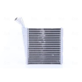 Kjøp Radiator, motorkjøling av NISSENS 606334 til den lave prisen 1680,60 NOK