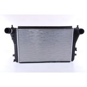 Achetez des Intercooler NISSENS 96568 à prix pour 122,93 €