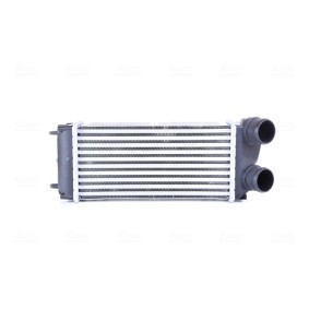 Köp Intercooler av NISSENS 96718 till det låga priset 1127,16 kr