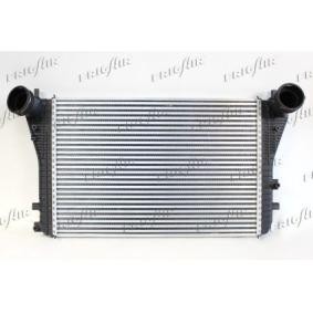 Kjøp Intercooler av FRIGAIR 0710.3028 til den lave prisen 2660,62 NOK