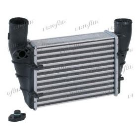 Kjøp Intercooler av FRIGAIR 0710.3104 til den lave prisen 1020,66 NOK