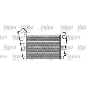 Köp Intercooler av VALEO 817624 till det låga priset 4227,98 kr