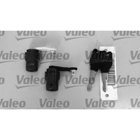 Køb Låsecylindersæt af VALEO 256943 til den lave pris 1861,14 DKK