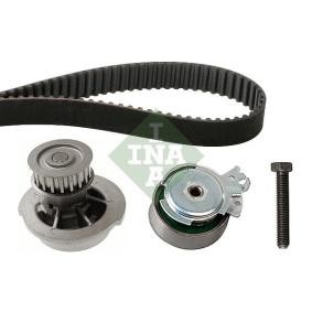 Achetez des Kit de distribution + pompe à eau INA 530 0004 32 à prix pour 75,86 €