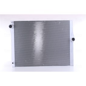 Acquista Radiatore motore da NISSENS 60768 a buon mercato per soli 220,32 €