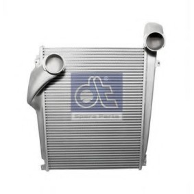 Köp Intercooler av DT Spare Parts 4.62692 till det låga priset 14329,49 kr