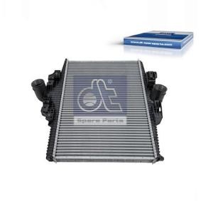 Köp Intercooler av DT Spare Parts 4.62694 till det låga priset 16502,18 kr