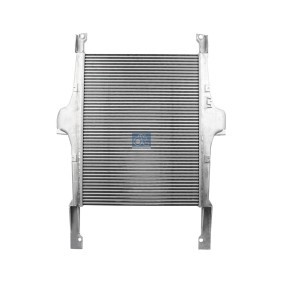 Kjøp Intercooler av DT Spare Parts 7.21110 til den lave prisen 15397,56 NOK