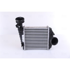 Achetez des Intercooler NISSENS 96469 à prix pour 111,65 €