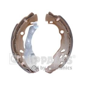 Comprar Juego de zapatas de frenos de NIPPARTS N3501067 a bajo precio de 35,92 €