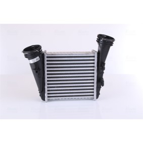 Kjøp Intercooler av NISSENS 96468 til den lave prisen 1495,92 NOK