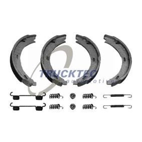 Köp Handbromsbackar av TRUCKTEC AUTOMOTIVE 02.35.203 till det låga priset 397,09 kr