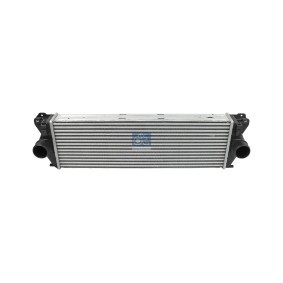 Köp Intercooler av DT Spare Parts 4.66825 till det låga priset 3875,06 kr