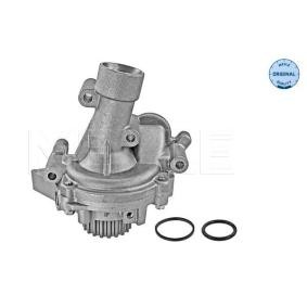 Achetez des Pompe à eau MEYLE 11-13 220 0017 à prix pour 65,22 €