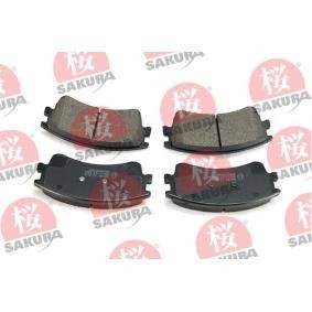 Köp Bromsbelägg av SAKURA 600-30-3587 till det låga priset 453,76 kr