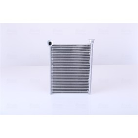 Acquista Scambiatore calore per riscaldamento abitacolo da NISSENS 72962 a buon mercato per soli 81,76 €