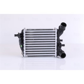 Kjøp Intercooler av NISSENS 96167 til den lave prisen 1511,71 NOK