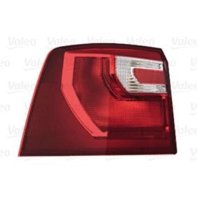 Comprar Piloto trasero de VALEO 044455 a bajo precio de 122,98 €