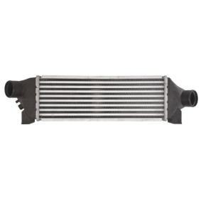 Köp Intercooler från THERMOTEC på nätet till TRANSIT Buss (FD_ _, FB_ _, FS_ _, FZ_ _, FC_ _) till schyssta priser