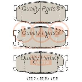 Acquista Kit pastiglie freni da IAP QUALITY PARTS 704-12100 a buon mercato per soli 74,79 €