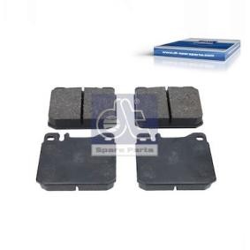 Köp Bromsbelägg av DT Spare Parts 4.92241 till det låga priset 519,52 kr