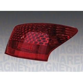 Acquista Fanale posteriore da MAGNETI MARELLI 714026090702 a buon mercato per soli 352,15 €