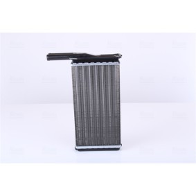 Comprar Radiador de calefacción de NISSENS 71761 a bajo precio de 30,50 €