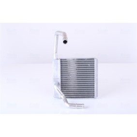 Comprar Radiador de calefacción de NISSENS 71775 a bajo precio de 72,73 €