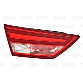 Comprar Piloto trasero de VALEO 045330 a bajo precio de 98,07 €