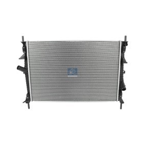Köp Kylare av DT Spare Parts 13.42103 till det låga priset 4045,90 kr